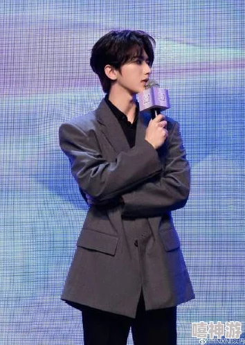 男生把坤坤放进女生的天盛长歌