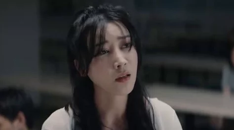 美女a级片巨蛇闯女校