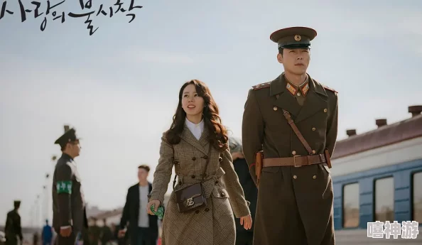 边做边爱韩剧电影最近上映的《爱的迫降》引发观众热议
