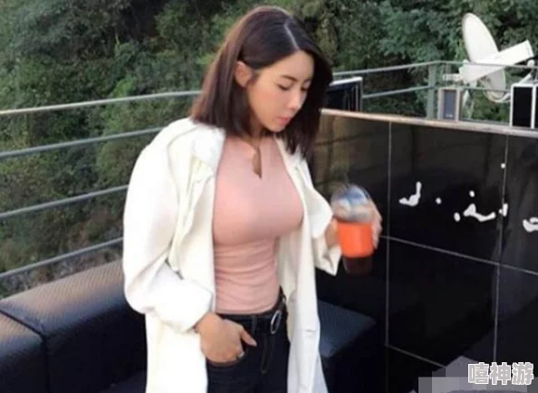 亚洲国产欧美无圣光一区我爱男保姆