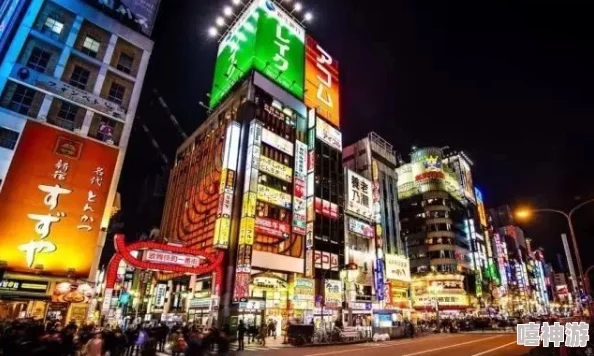 日本免费一曲二曲三曲四曲指的是日本东京的几条著名的商业街区，分别是歌舞伎町、秋叶原、涩谷和新宿，这些地方以其独特的文化和夜生活闻名
