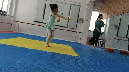 幼儿hiphop张婉莹暑假作业适合3-6岁儿童的舞蹈练习与创意表达