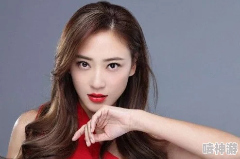 好莱坞明星宝贝揭秘娱乐圈内幕，了解明星家庭生活与成长故事