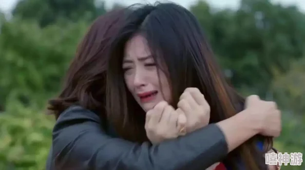 把亲妺妺调教成性奴嗳！乡下女孩