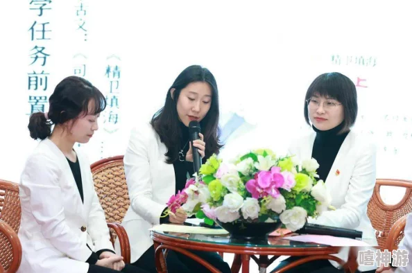 高洁白义近日高洁白义在社交媒体上分享了她的新书发布会的精彩瞬间，吸引了众多粉丝的关注