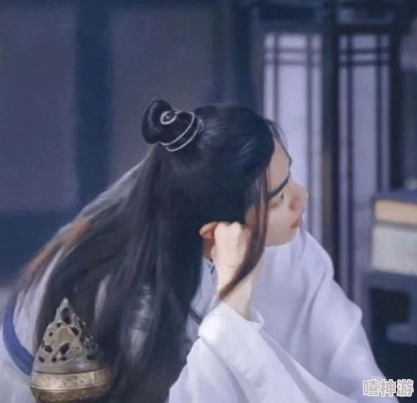 重生大师姐不想努力了小说故事围绕重生后的女主角展开，她决定放弃努力，追求轻松生活。