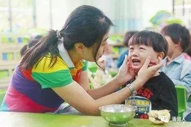 小女孩打光屁股让我们用爱与关怀去呵护每一个孩子的成长与快乐